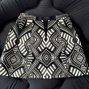 Timeless patter. Like new. So cute